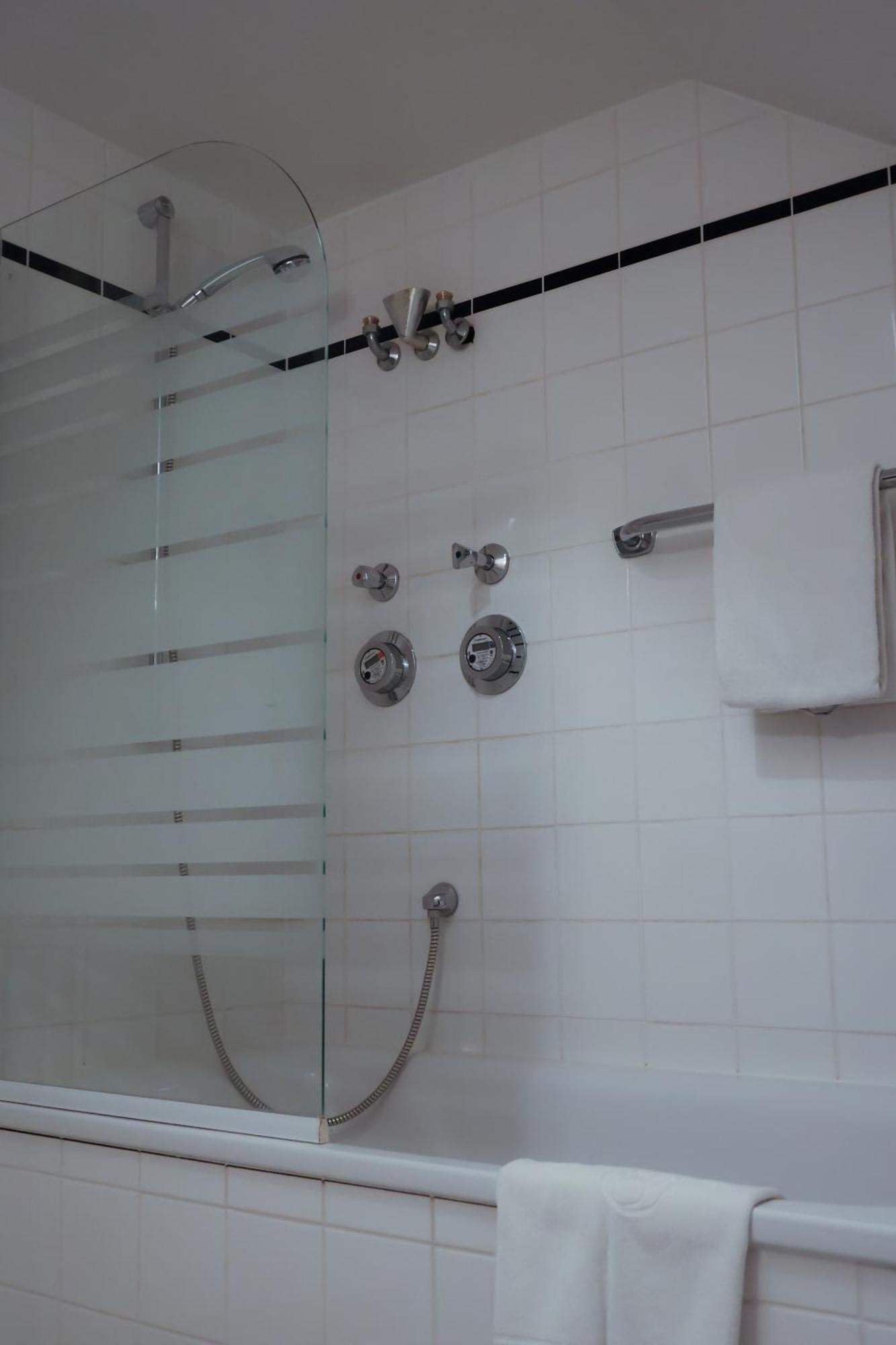 Alexxanders Apartments & Studios Chemnitz Oda fotoğraf